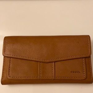 FOSSIL wallet. Genuine leather.
